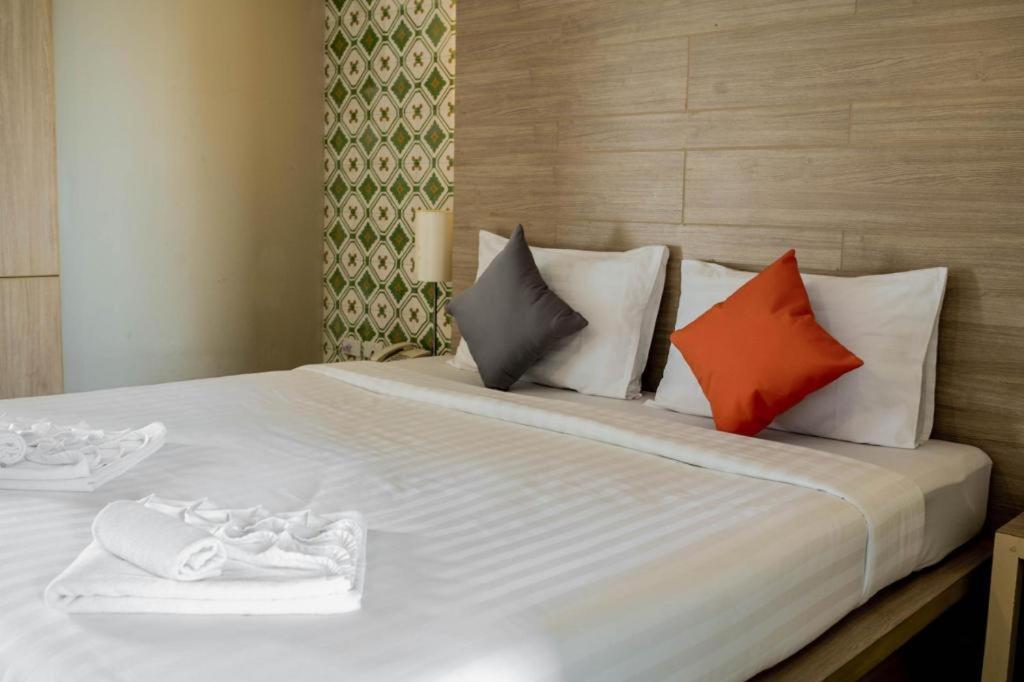 Chinotel Phuket Dış mekan fotoğraf