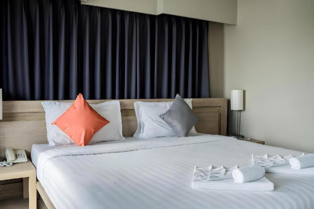 Chinotel Phuket Dış mekan fotoğraf
