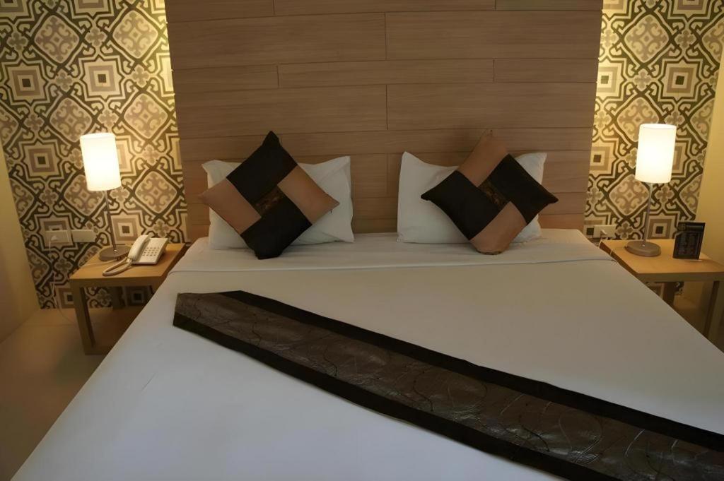 Chinotel Phuket Dış mekan fotoğraf