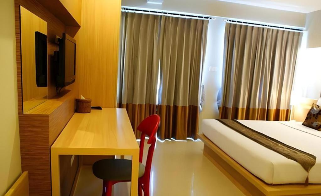 Chinotel Phuket Dış mekan fotoğraf