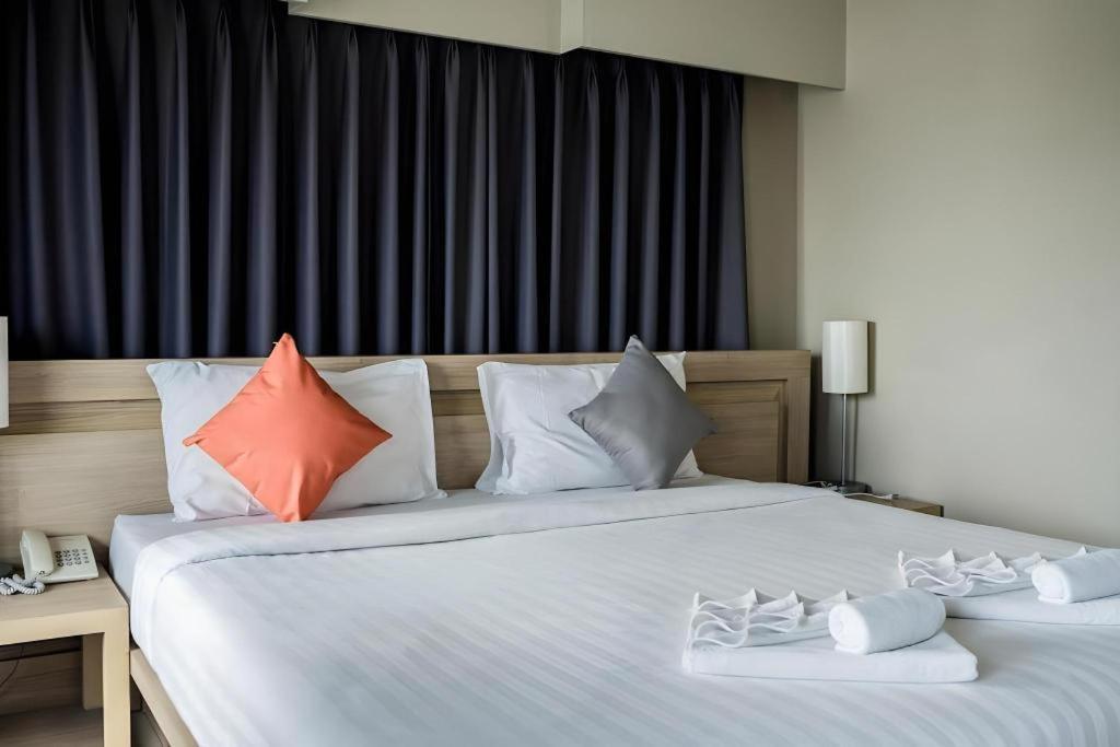 Chinotel Phuket Dış mekan fotoğraf